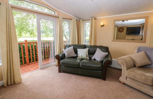Welton Casa | 12 Field View