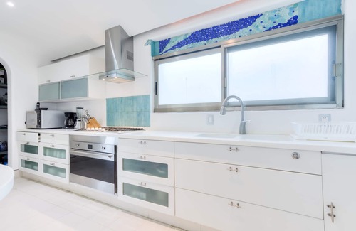Zona Hotelera Villa | Beachfront Villa with breakfast included