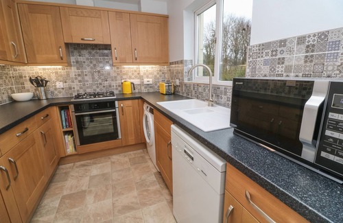 Truro Casa | 12 KEL AVON, ideal para familias, con un jardín en Truro, Ref 973864