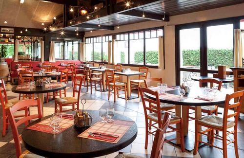 Anglet Hotel | 12 m² Hotel ∙ 10 huéspedes