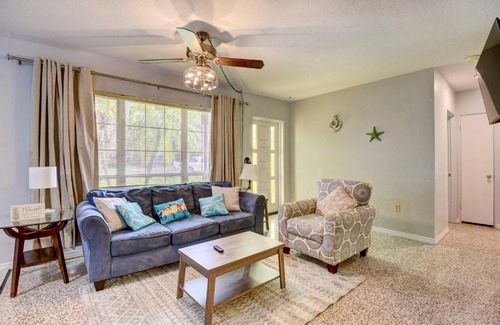 Trailer Estates Casa | 12 Mi to Beach Cottage with Pool in Bradenton