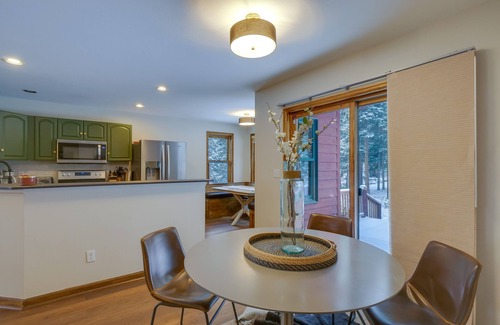 Quandary Village Cabina | 12 Mi to Breckenridge Ski Resort: Cabin w/ Hot Tub