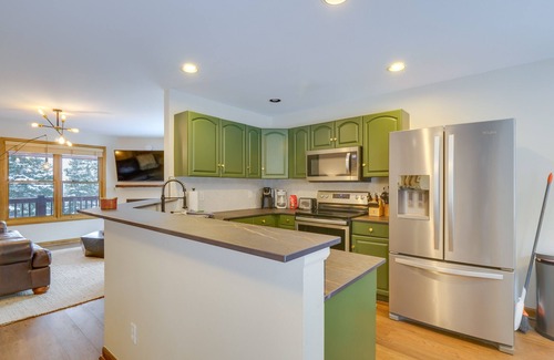 Quandary Village Cabina | 12 Mi to Breckenridge Ski Resort: Cabin w/ Hot Tub