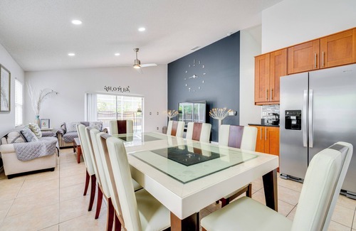 Lake Davenport Estates Casa | 12 Mi to Disney: Family Home w/ Lanai in Davenport