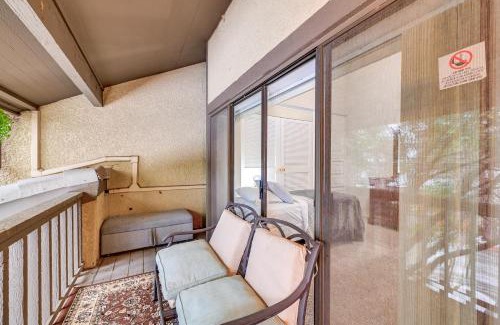 Las Colinas Apartamento | 12 Mi to Downtown Dallas Irving Condo with Balcony