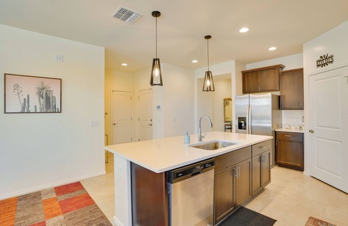 Tucson Casa | Modern Tucson Retreat w/ Patio & Community Pool!