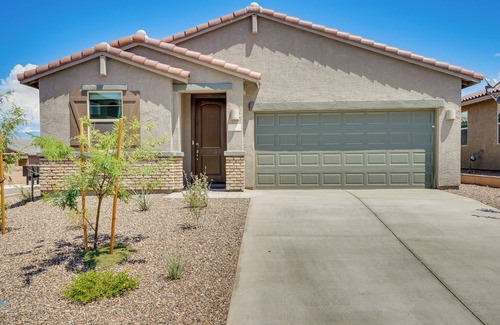 Tucson Casa | Modern Tucson Retreat w/ Patio & Community Pool!