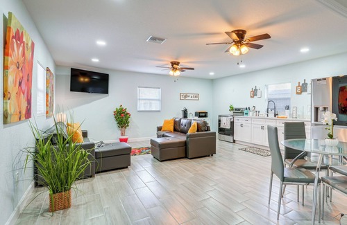 Bearss Plaza Casa | 12 Mi to Dtwn Tampa: Vibrant Home w/ Outdoor Space