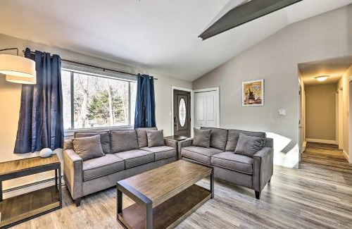 Pocono Lake Casa | 12 Mi to Ski Home with Hot Tub in Arrowhead Lake