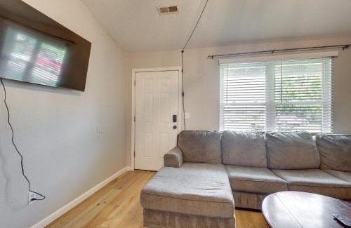 Pontoon Beach Casa | 12 Mi to St Louis Pet-Friendly Metro East Home