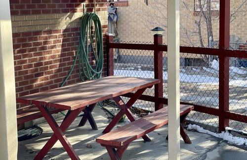 Dupont Apartamento | 12 min to Downtown! Child&Pet Friendly , Fully Stocked Kitchen, W/, Back