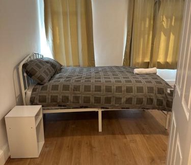 Upper Edmonton Casa | 12 minuets walk to Tottenham stadium