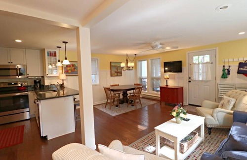 Chautauqua Condominio | 12 Morris 4 2 Bedroom Condo by Redawning