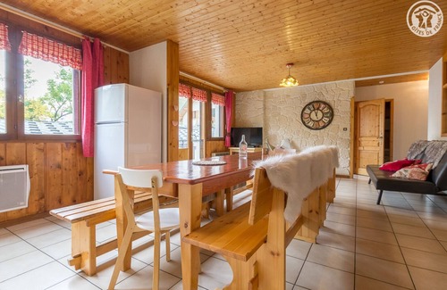 Saint-Sorlin-d'Arves Apartamento | tranquilo apartamento de lujo en una casa - 100 metros de las pistas - COMMERC