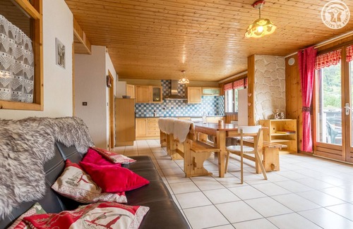 Saint-Sorlin-d'Arves Apartamento | tranquilo apartamento de lujo en una casa - 100 metros de las pistas - COMMERC