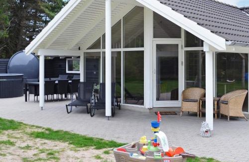 Havneby Casa | 12 person holiday home in R m