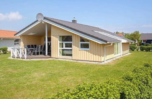 Lensterstrand Casa | 12 person holiday home in GROEMITZ