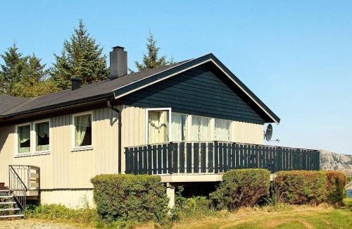 Kvenvær Casa | 12 person holiday home in Kvenvær