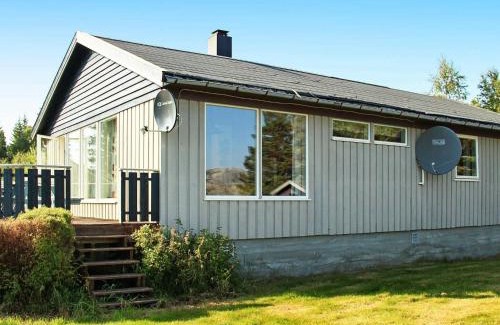 Kvenvær Casa | 12 person holiday home in Kvenvær