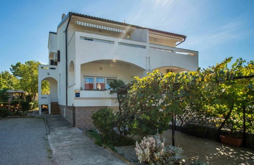 Punat Apartamento | 120 m² Apartamento ∙ 5 habitaciones ∙ 10 huéspedes