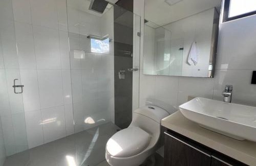 El Castillo Apartamento | 1204, Excelent Location In El Poblado