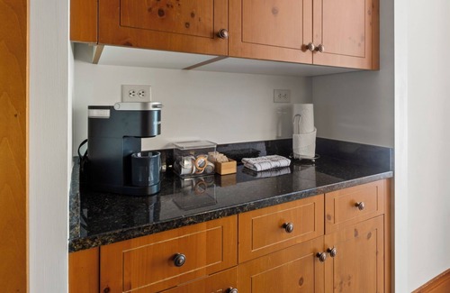 Stowe Area Casa | # 1204 | Estudio | Diamante negro | Vistas al pueblo privado del segundo piso