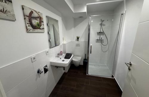 Siek Apartamento | 120m² Apartment nahe A1 - 4 Schlafzimmern - 2 Bäder - Parkplatz, WLAN