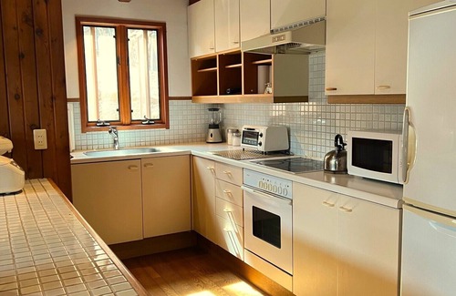 Fujikawaguchiko Cabaña | 120sqm Cathedral ceiling cottage/3min walk lake/Fuji view BBQ terrace/kawaguchi