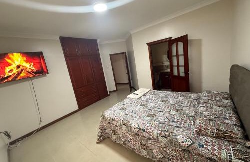 Machala Casa | 1215 Habitación Crucitas Piedra en Machala