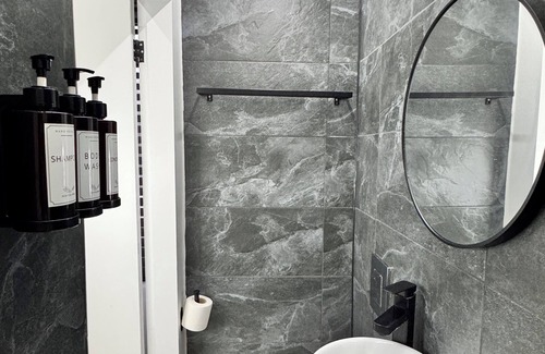 Staple Hill Casa | 122 Marshfield