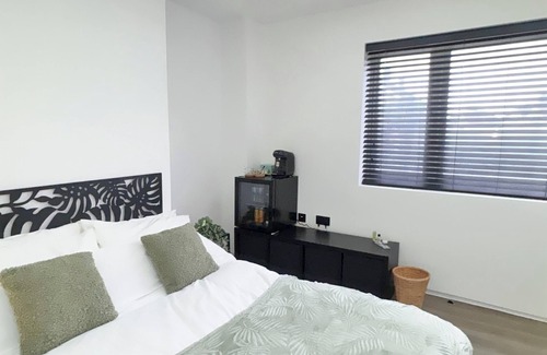 Staple Hill Casa | 122 Marshfield