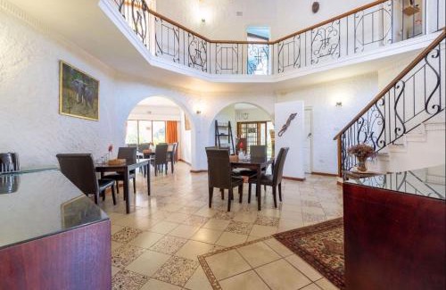 Kloof Casa | 122 on Krantzview previously BizAfrika Guest Lodge