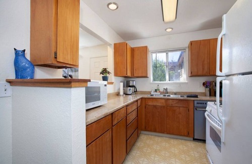 Richmond Apartamento | 1221 S 54th St, Richmond · Convenient 2BR ★ Walk To Bart ★ 10 Min To Berkeley