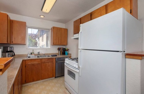 Richmond Apartamento | 1221 S 54th St, Richmond · Convenient 2BR ★ Walk To Bart ★ 10 Min To Berkeley