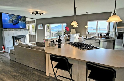 Netarts Casa | 125' Beachfront Bliss, Private Beach Access, Firepits, crabbing, clamming - wow!
