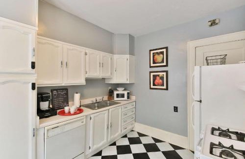 Morningside-Lenox Park Casa | 1266 Monroe Drive 1