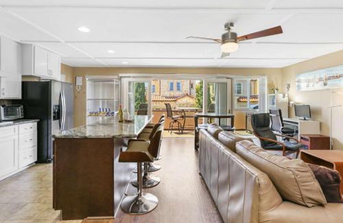 Balboa Island Casa | 128 Agate