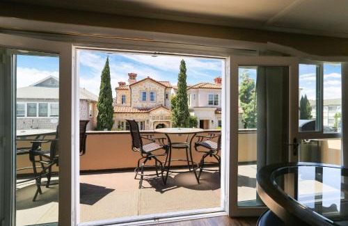 Balboa Island Casa | 128 Agate