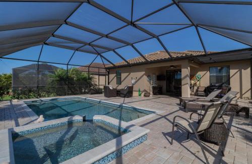 Bradenton Casa | 128 Sweet Tree! Lakeside home with private pool located in River Strand Golf & CC