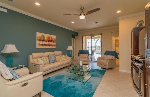 Bradenton Casa | 128 Sweet Tree! Lakeside home with private pool located in River Strand Golf & CC