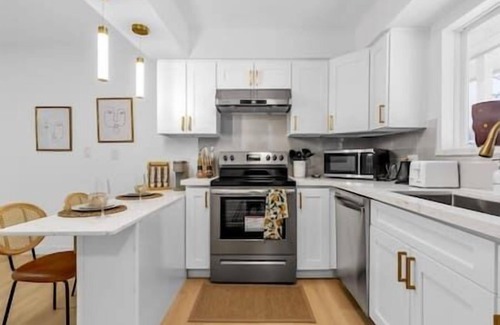 Wilburton Casa | 12815 Bellevue · 4b2b Newly Remodeled Home @Bellevue/close to Park