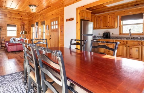 Mentone Casa | $129 August Mid-Week SALE!Brow-HotTub-GR8Coffee-Pet-New Bath