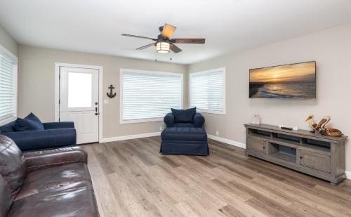 Balboa Island Casa | 129 Opal Ave A & B