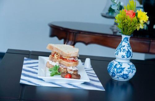 Kosmos Cama Y Desayuno | 129inHarties Lodge and SPA