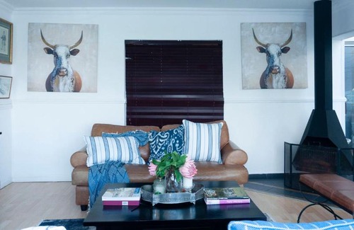Kosmos Cama Y Desayuno | 129inHarties Lodge and SPA