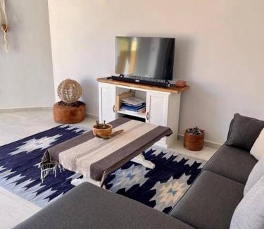 Cerritos Apartamento | 12C Amazing Views, Brand New Top Floor 2BR 2BA