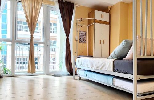 Pinagsama Apartamento | 12e Spacious Cozy Suite at The Venice Mall with FREE Parking and Washing Machine