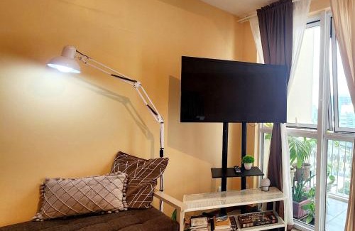 Pinagsama Apartamento | 12e Spacious Cozy Suite at The Venice Mall with FREE Parking and Washing Machine