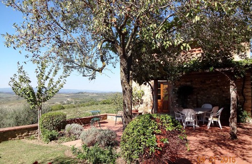 Castellina in Chianti Casa | 12 km al norte de Siena con una vista impresionante piscina y cancha de tenis 3 habitaciones con baño privado