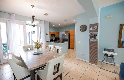 Meadow Woods Casa | 12min from airport / 20min from Parks